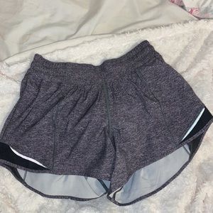 Lulu shorts size 6, 4 length!